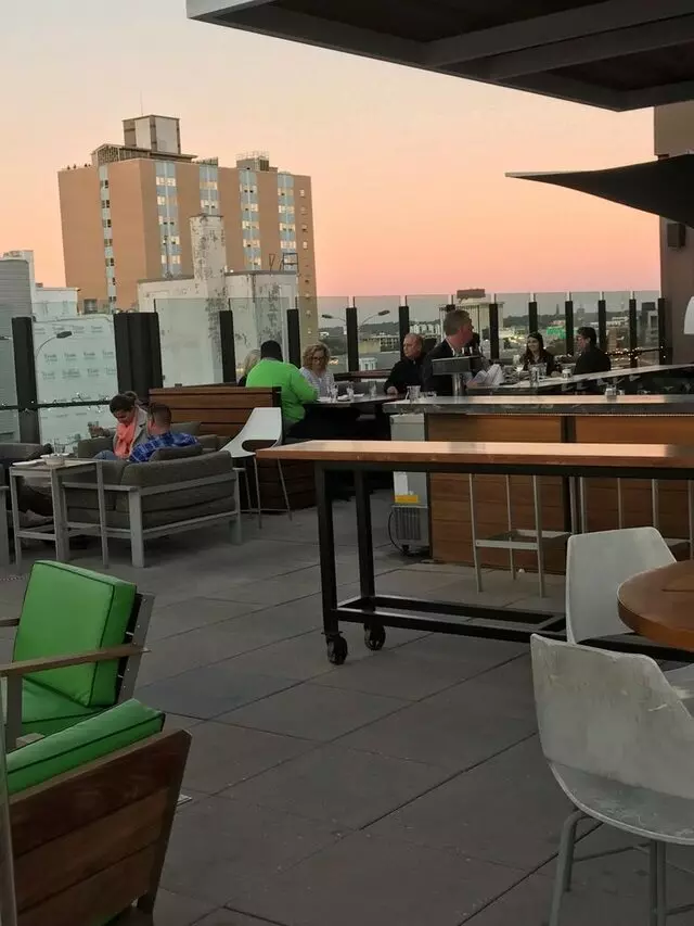 8UP Elevated Drinkery & Kitchen