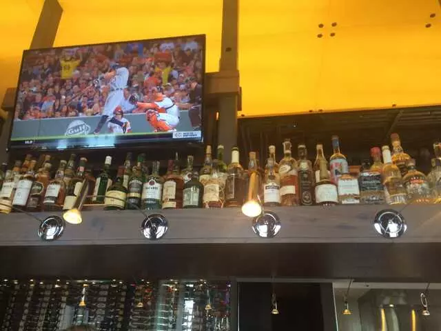 8UP Elevated Drinkery & Kitchen