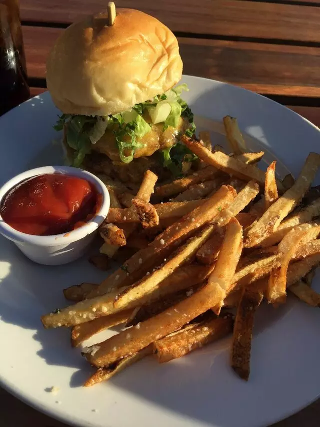 8UP Elevated Drinkery & Kitchen