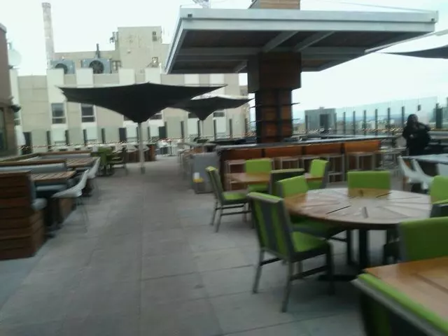 8UP Elevated Drinkery & Kitchen