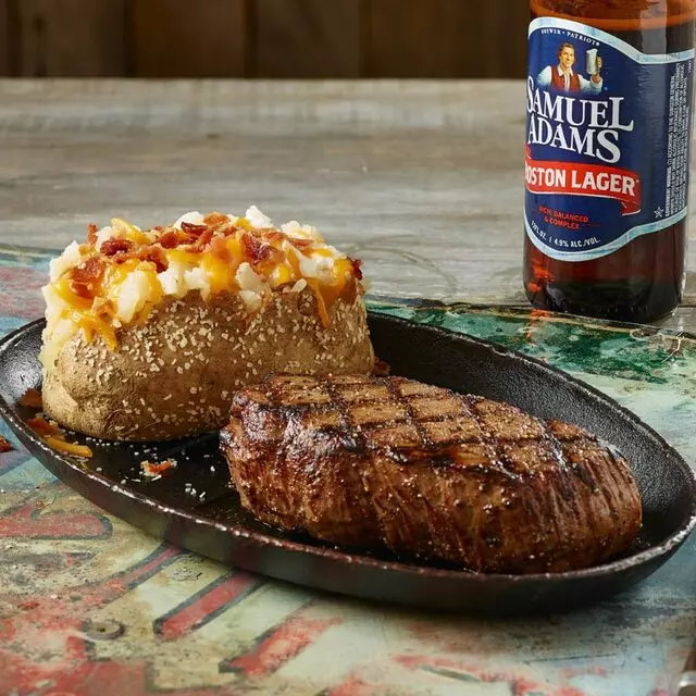 Logan&apos;s Roadhouse