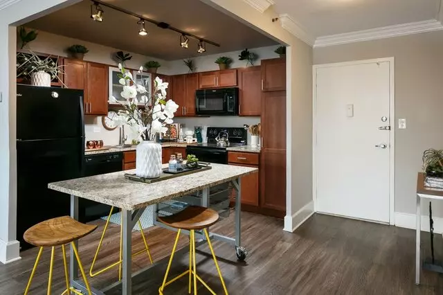 800 Tower City Club Apartments