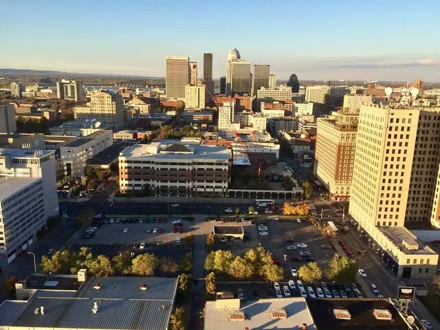 800 Tower City Club Apartments