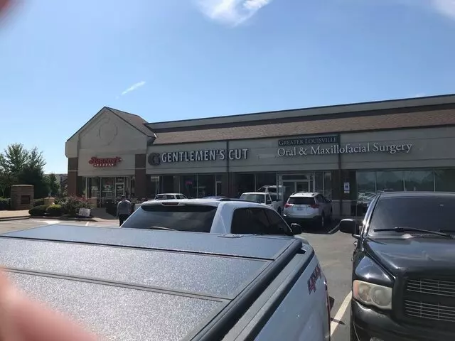Gentlemen&apos;s Cut