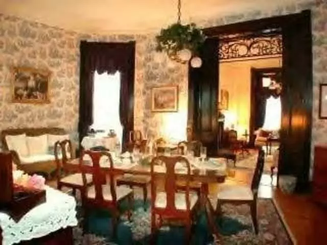 Aleksander House