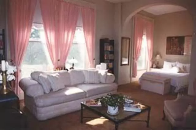 Aleksander House