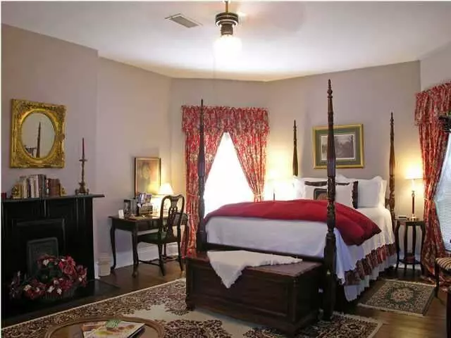 Aleksander House