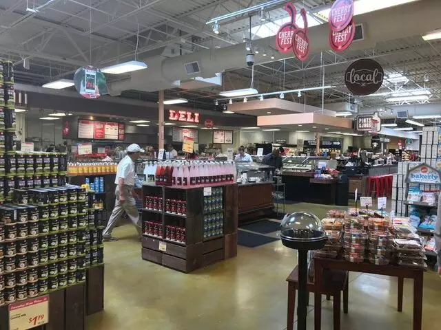 Lucky&apos;s Market