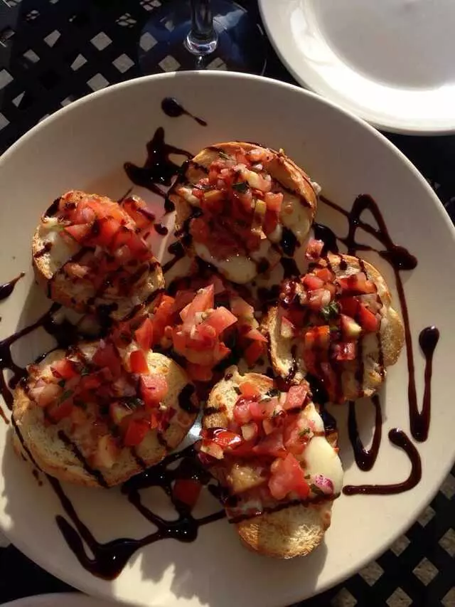 Anselmo’s Bistro & Bar