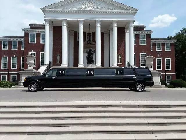 2 Vets And A Limo