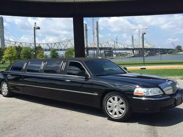 2 Vets And A Limo