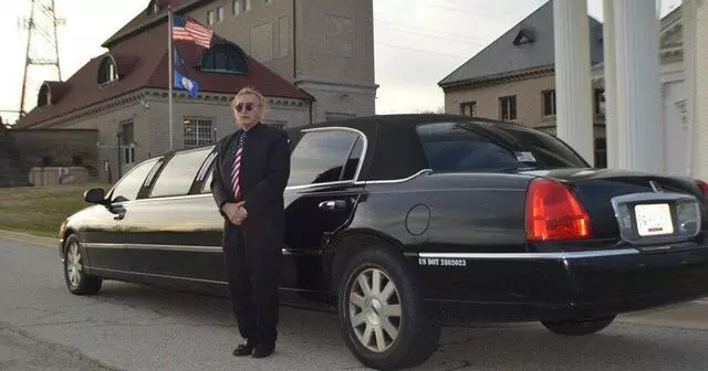 2 Vets And A Limo