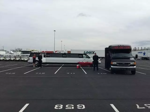 2 Vets And A Limo