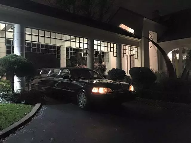 2 Vets And A Limo