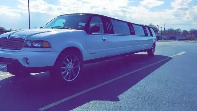2 Vets And A Limo