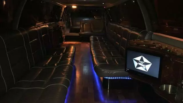 2 Vets And A Limo