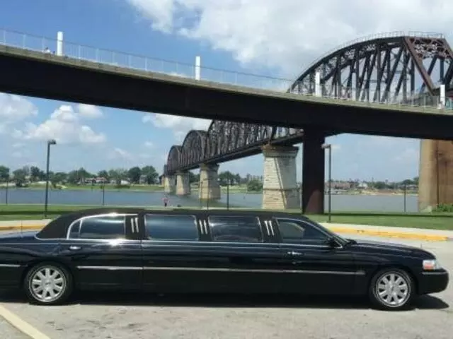 2 Vets And A Limo