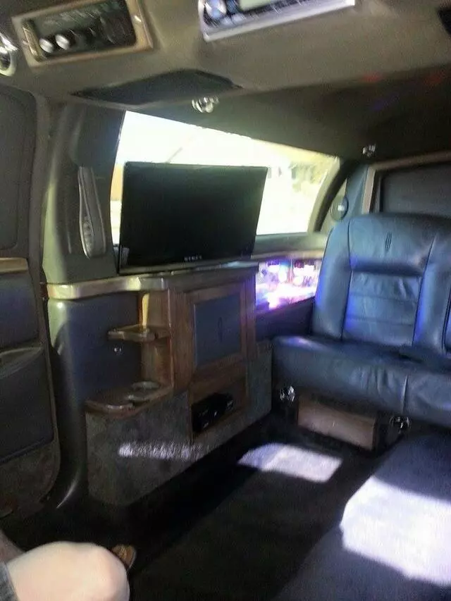2 Vets And A Limo