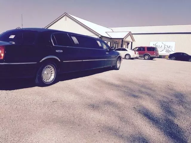 2 Vets And A Limo
