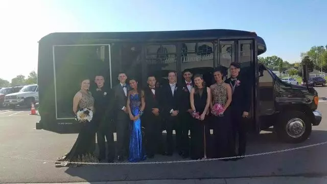 2 Vets And A Limo