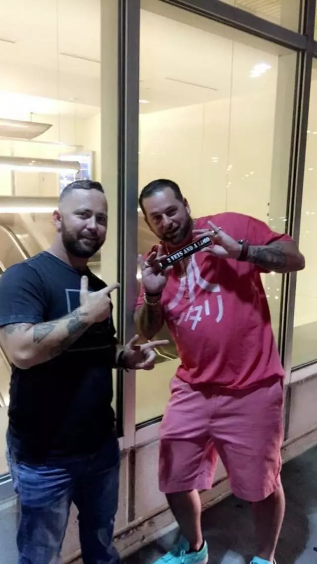 2 Vets And A Limo
