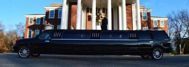 2 Vets And A Limo
