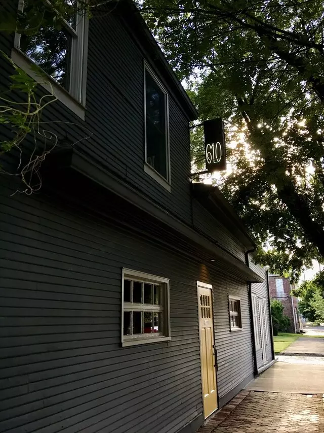 610 Magnolia