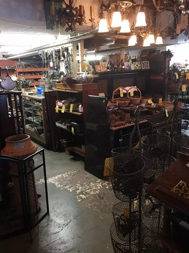 Architectural Salvage, WD