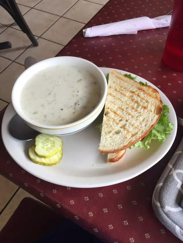 Alley Cat Cafe & Catering