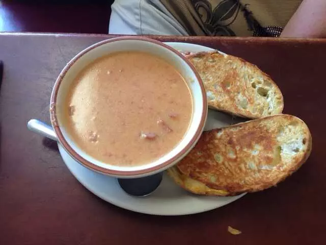 Alley Cat Cafe & Catering