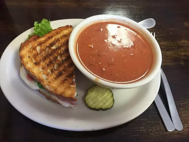Alley Cat Cafe & Catering