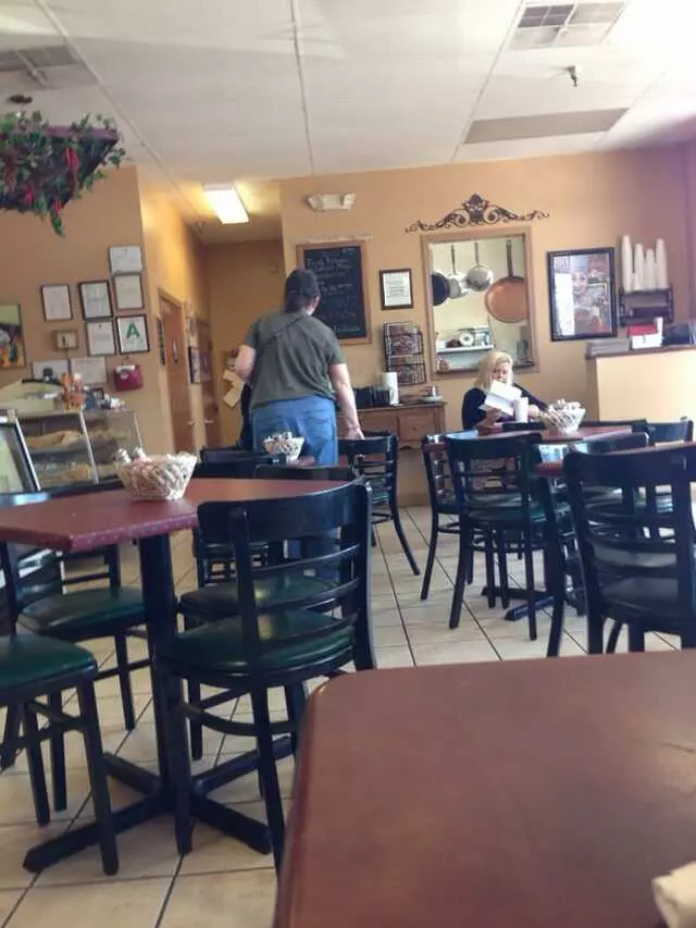 Alley Cat Cafe & Catering
