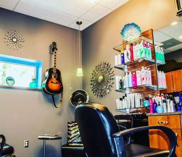 Sola Salon Studios Springhurst