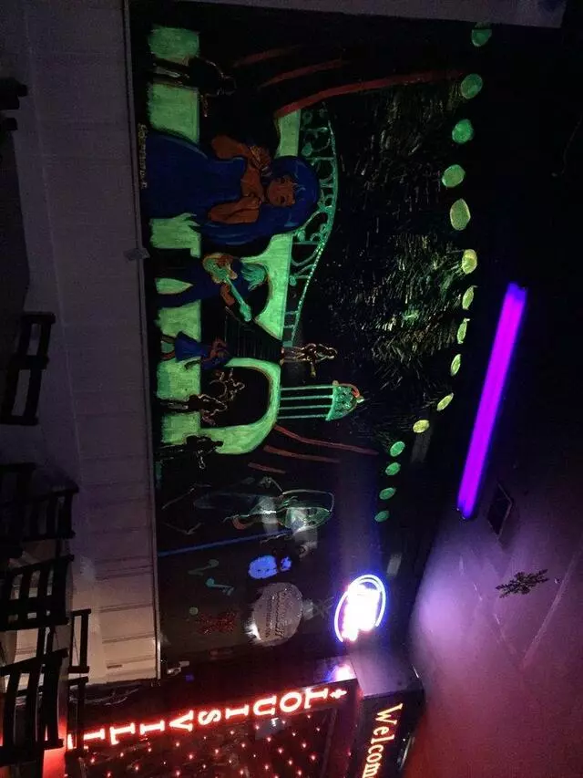 Akiko’s Karaoke Club