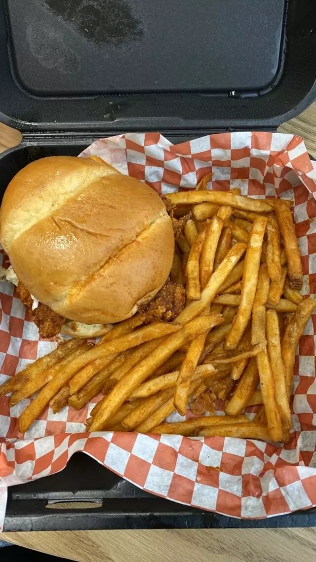 Louie's Hot Chicken & Barbecue