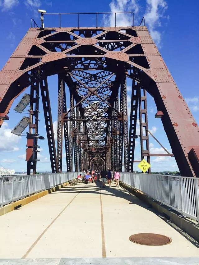 Abraham Lincoln Bridge