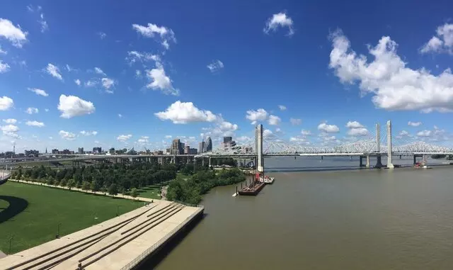 Abraham Lincoln Bridge