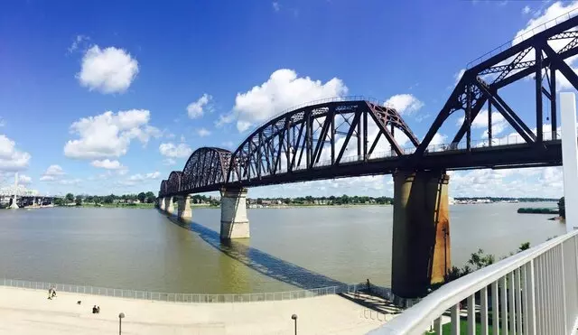 Abraham Lincoln Bridge