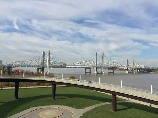 Abraham Lincoln Bridge