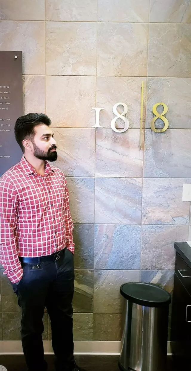 18/8 Fine Men’s Salon - Louisville