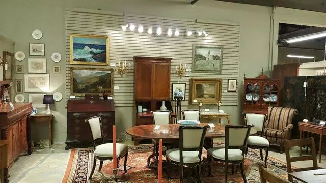 Antiques At Distillery Commons