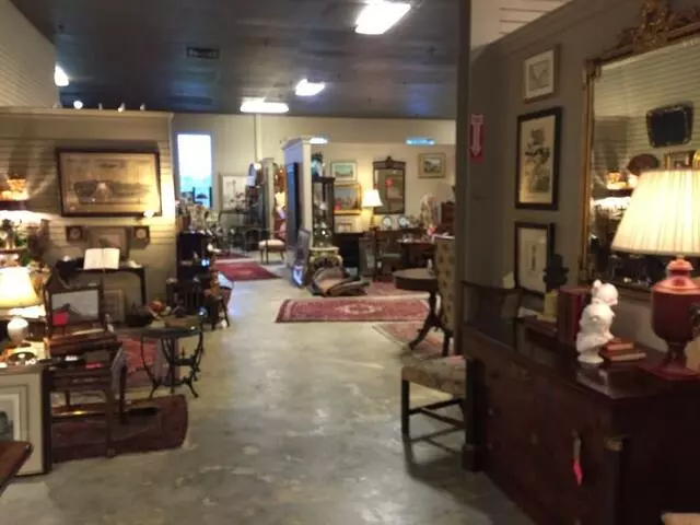 Antiques At Distillery Commons